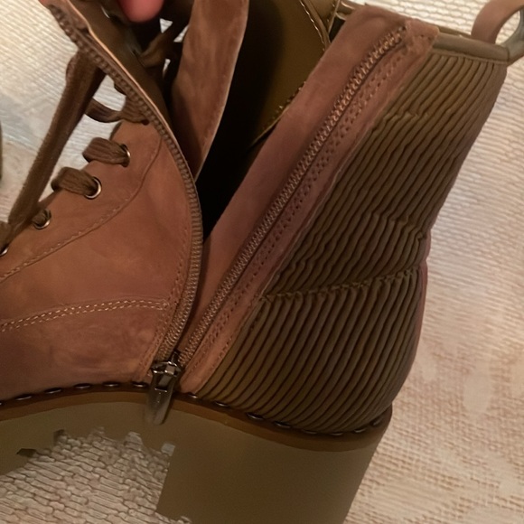 NWOT Vince Camuto Tan Bootie size 7.5 - Picture 6 of 9